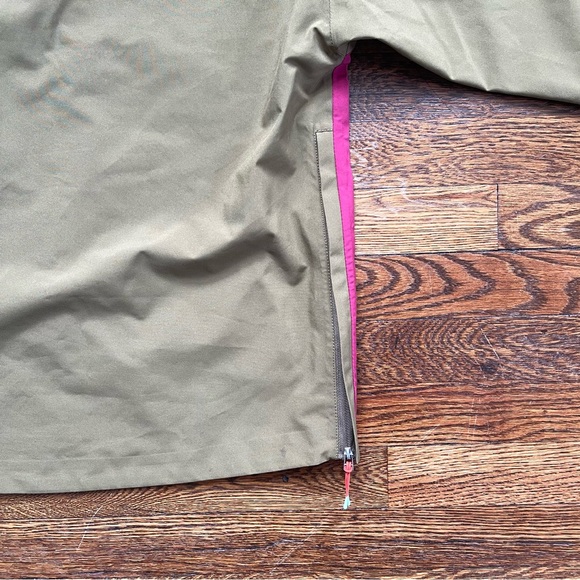 Cotopaxi Women’s Cielo Rain Anorak Jacket in Oak - Picture 10 of 12